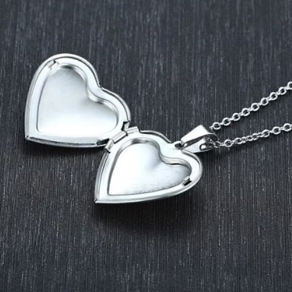 Heart Photo Locket Openable Frame Silver PVD Stainless Steel 18 in Necklace - Picture 2 of 8